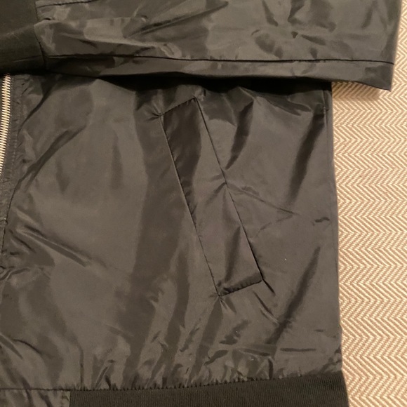 2018 Paramount Network Film Crew Jacket - Picture 8 of 11